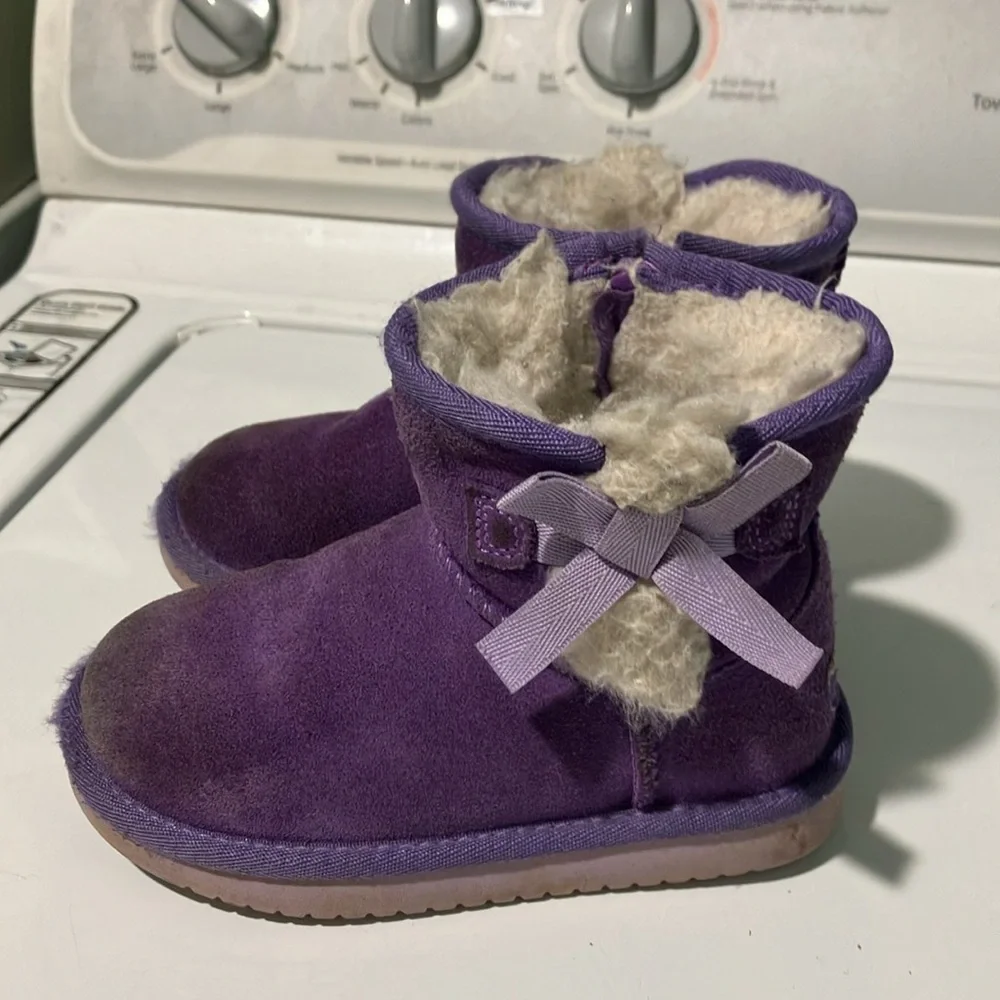 Koolaburra Uggs toddler 9 Purple Suede Fur-Lined Boots